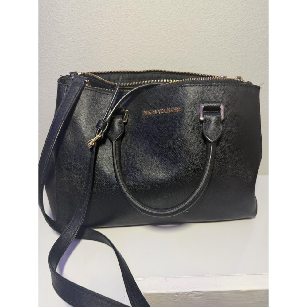 Michael Kors 2-way black bag.
